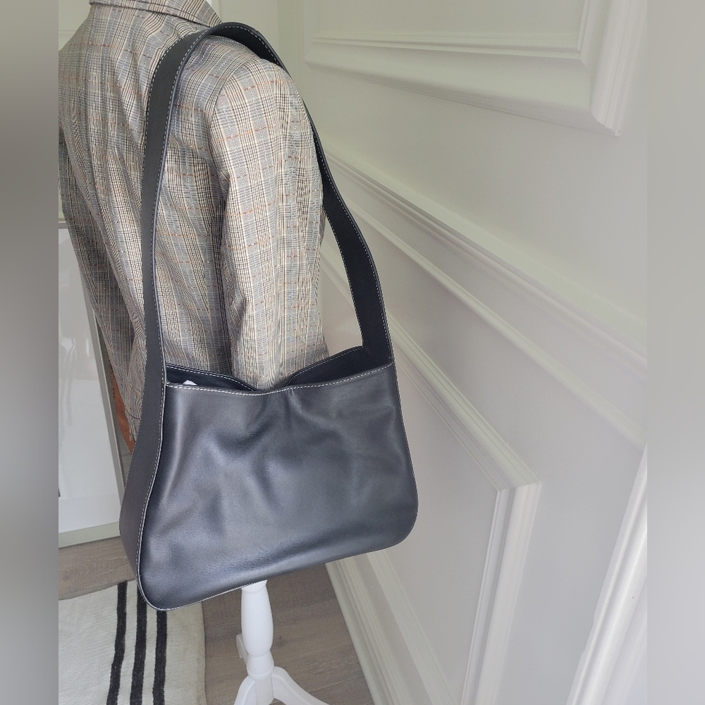 Janessa Leoné Ayla Bag Black, Regenerative Leather